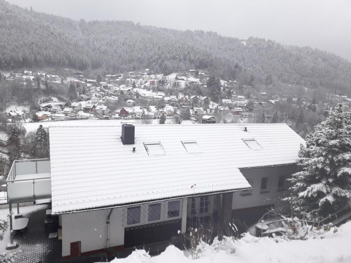 Ferienwohnung In Ruhiger Waldrandlage Bad Wildbad Extérieur photo